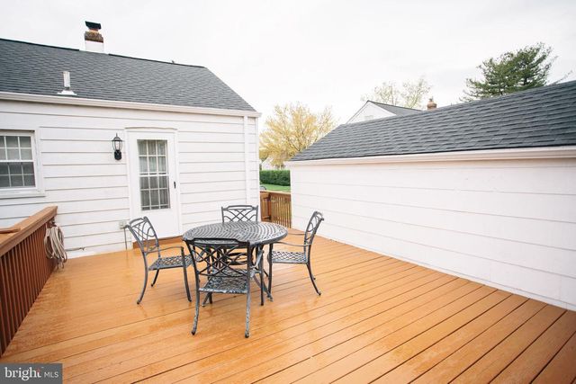 10 SCHOOL LN, Cherry Hill, NJ 08002