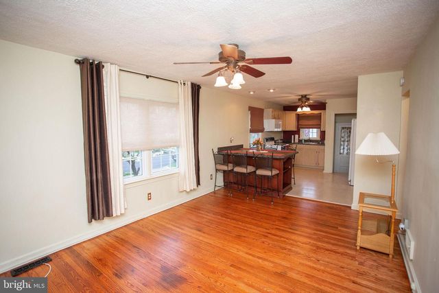 10 SCHOOL LN, Cherry Hill, NJ 08002