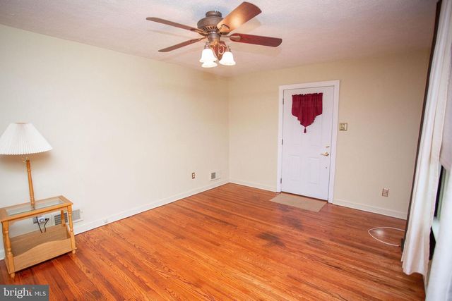 10 SCHOOL LN, Cherry Hill, NJ 08002