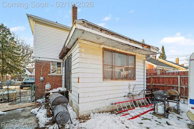 19932 Alcoy Street, Detroit, MI 48205