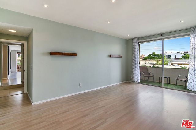 11920 DOROTHY Street 302, Los Angeles, CA 90049