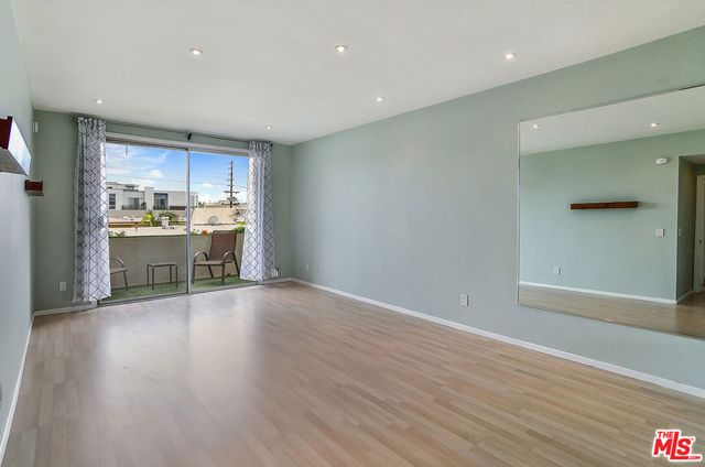 11920 DOROTHY Street 302, Los Angeles, CA 90049