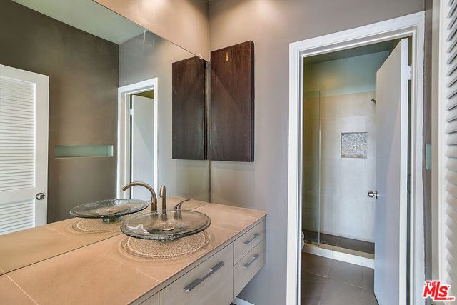 11920 DOROTHY Street 302, Los Angeles, CA 90049