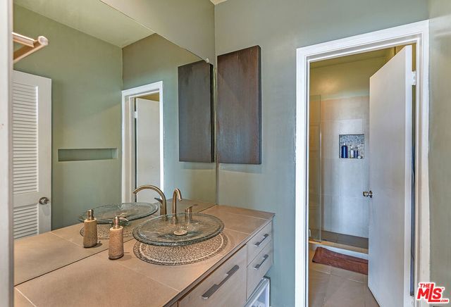 11920 DOROTHY Street 302, Los Angeles, CA 90049