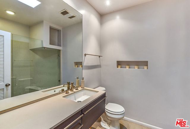 11920 DOROTHY Street 302, Los Angeles, CA 90049