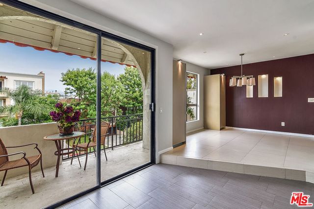 11920 DOROTHY Street 302, Los Angeles, CA 90049