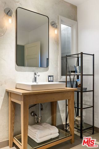 4022 Prospect Avenue, Los Angeles, CA 90027