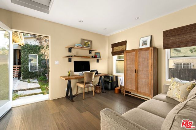 4022 Prospect Avenue, Los Angeles, CA 90027