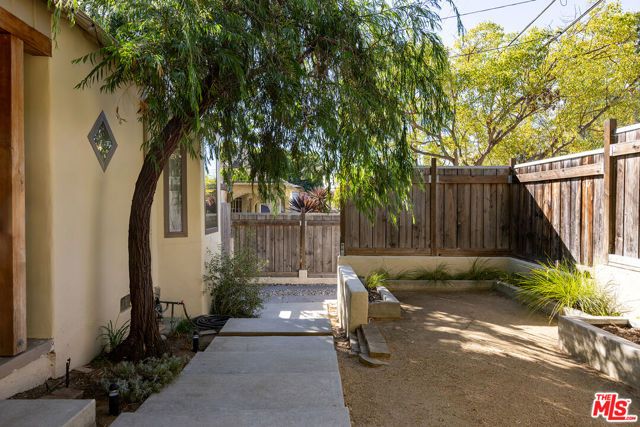 4022 Prospect Avenue, Los Angeles, CA 90027