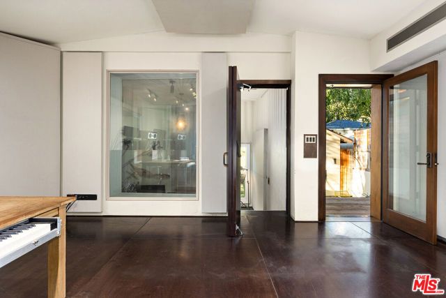 4022 Prospect Avenue, Los Angeles, CA 90027