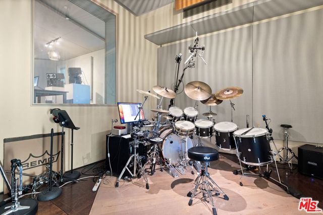 4022 Prospect Avenue, Los Angeles, CA 90027