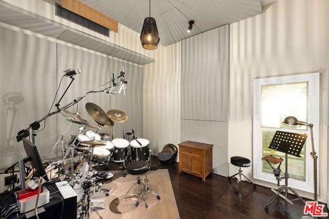 4022 Prospect Avenue, Los Angeles, CA 90027