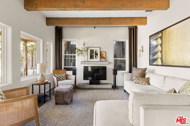 4022 Prospect Avenue, Los Angeles, CA 90027