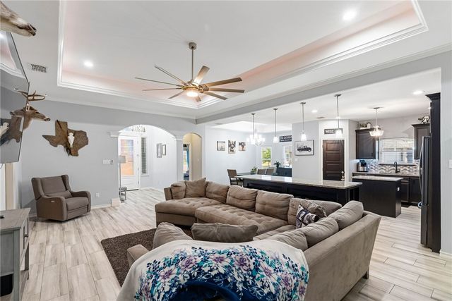 11501 Willowood Creek Dr, Corpus Christi, TX 78410