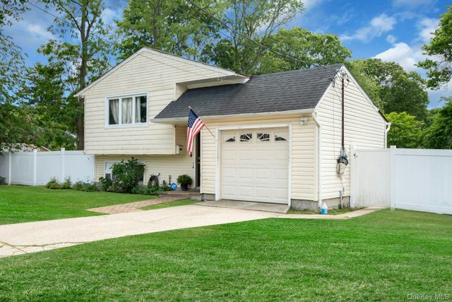 96 Huron Drive, Bay Shore, NY 11706