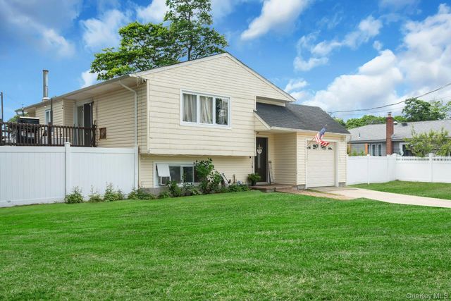 96 Huron Drive, Bay Shore, NY 11706