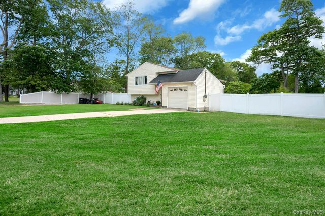 96 Huron Drive, Bay Shore, NY 11706