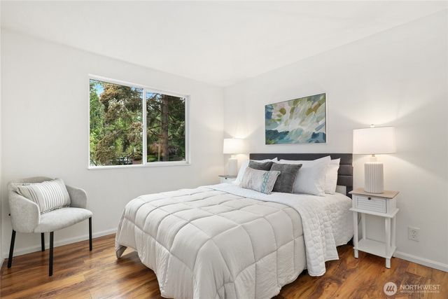 3524 170th Avenue NE, Bellevue, WA 98008