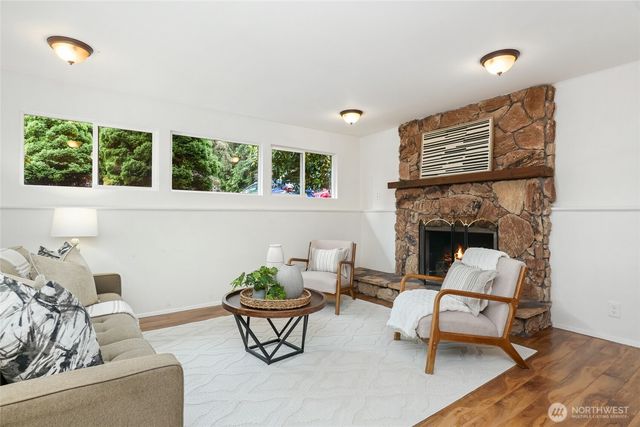 3524 170th Avenue NE, Bellevue, WA 98008