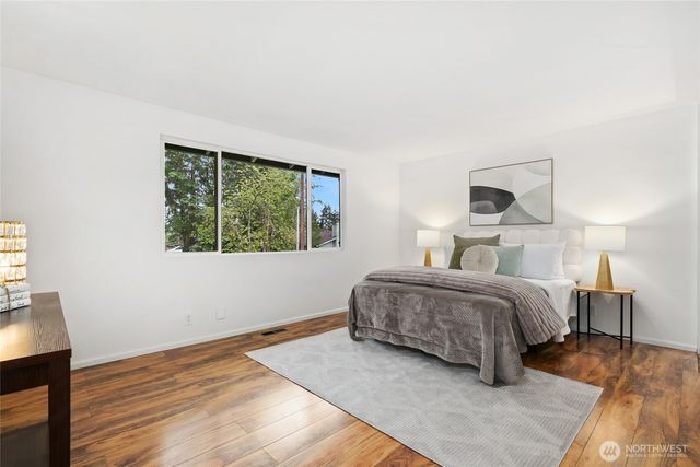 3524 170th Avenue NE, Bellevue, WA 98008
