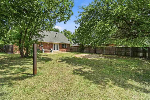 816 NW 50th St, Lawton, OK 73505