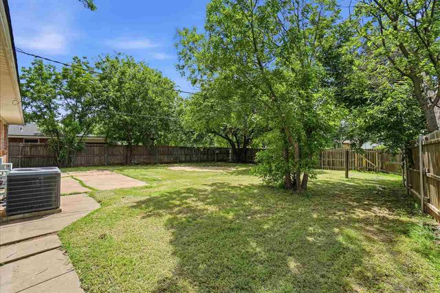 816 NW 50th St, Lawton, OK 73505