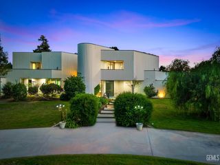 5501 Georgia Drive, Bakersfield, CA 93308