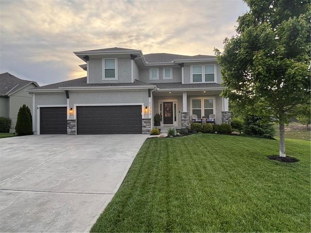 11252 S Crestone Street, Olathe, KS 66061