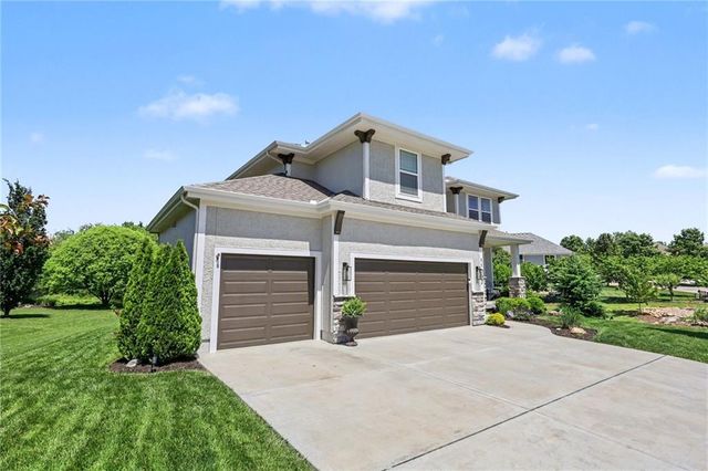 11252 S Crestone Street, Olathe, KS 66061