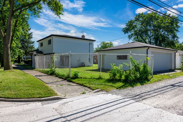 7600 Lowell Avenue, Skokie, IL 60076