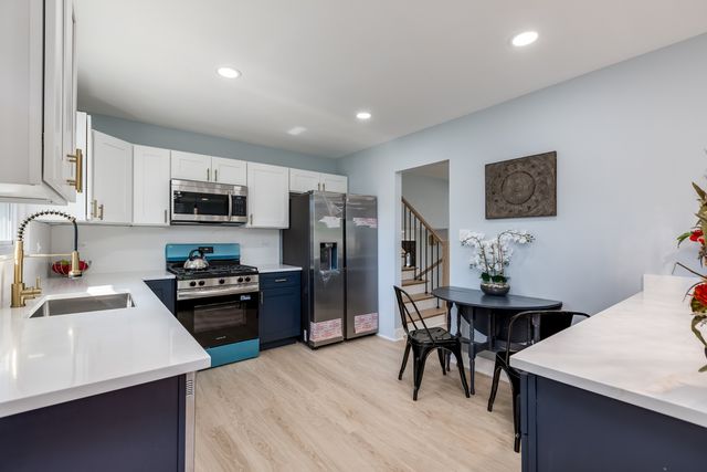 7600 Lowell Avenue, Skokie, IL 60076