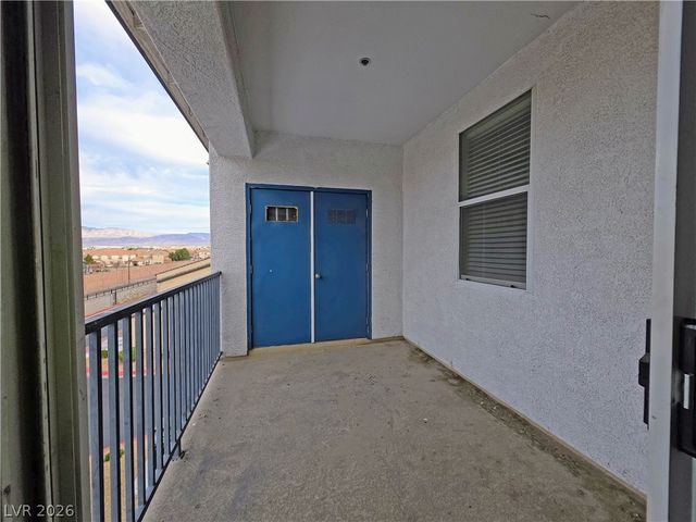 4437 Dover Straight Street 302, Las Vegas, NV 89115