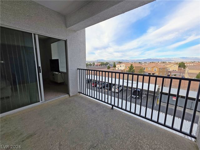 4437 Dover Straight Street 302, Las Vegas, NV 89115