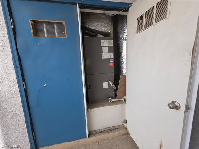 4437 Dover Straight Street 302, Las Vegas, NV 89115