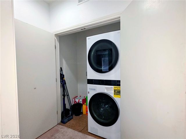 4437 Dover Straight Street 302, Las Vegas, NV 89115