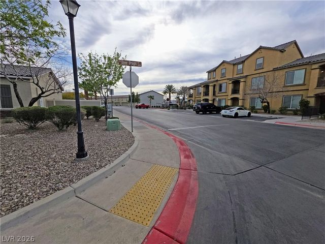 4437 Dover Straight Street 302, Las Vegas, NV 89115