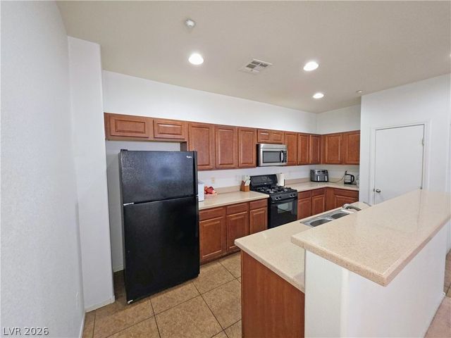 4437 Dover Straight Street 302, Las Vegas, NV 89115