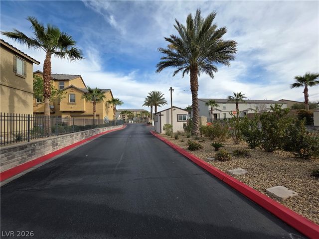4437 Dover Straight Street 302, Las Vegas, NV 89115
