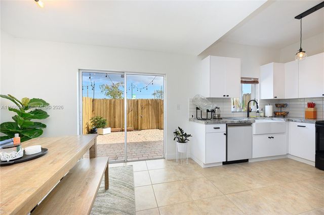 17815 NW 74th Ct 17815, Hialeah, FL 33015