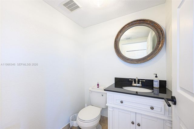 17815 NW 74th Ct 17815, Hialeah, FL 33015