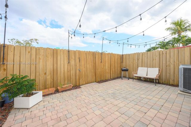 17815 NW 74th Ct 17815, Hialeah, FL 33015