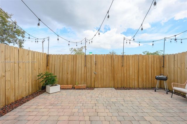 17815 NW 74th Ct 17815, Hialeah, FL 33015