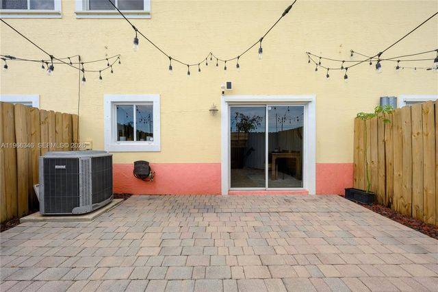 17815 NW 74th Ct 17815, Hialeah, FL 33015