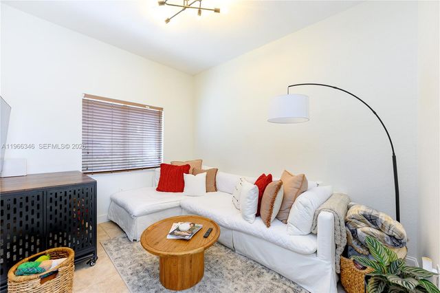 17815 NW 74th Ct 17815, Hialeah, FL 33015