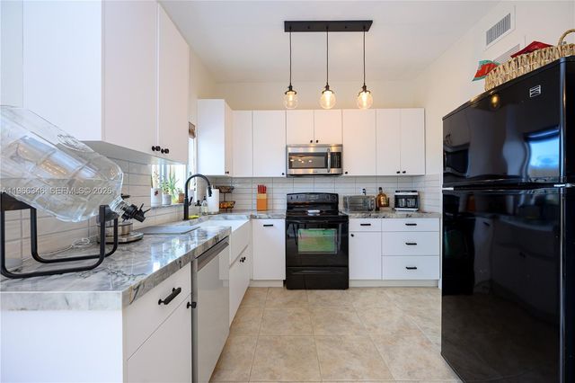 17815 NW 74th Ct 17815, Hialeah, FL 33015