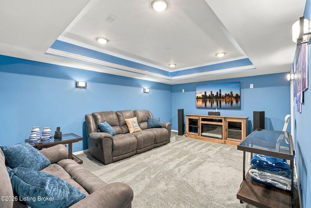 5404 Bannon Crossings Dr, Louisville, KY 40218
