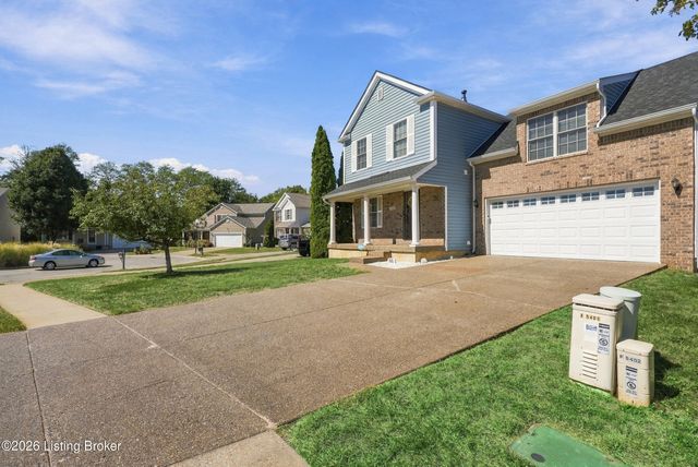 5404 Bannon Crossings Dr, Louisville, KY 40218