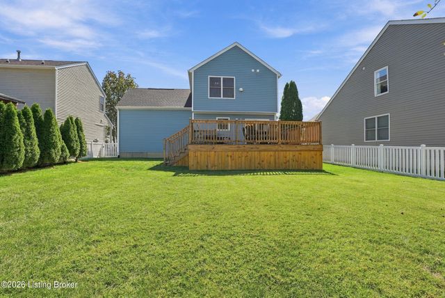 5404 Bannon Crossings Dr, Louisville, KY 40218