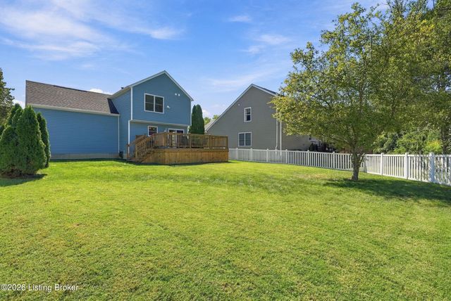 5404 Bannon Crossings Dr, Louisville, KY 40218