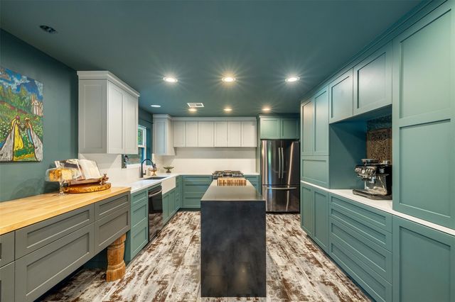 455 Post Oak Court, Caldwell, TX 77836